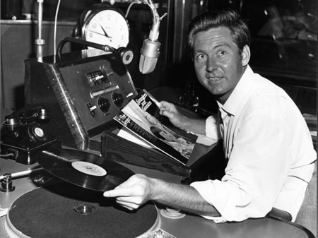 Former This Day Tonight presenter Bill Peach dies - ABC News