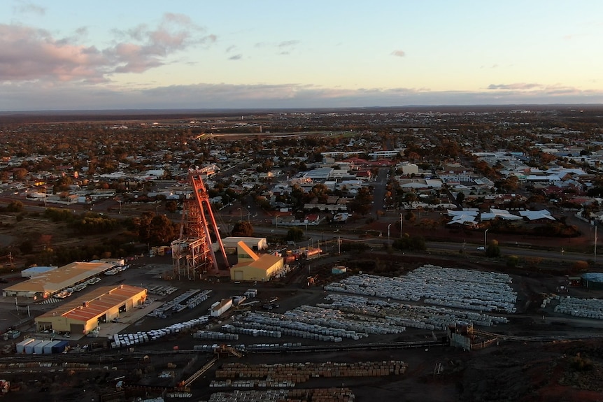 An aerial image overlooking a gold mine and the city of Kalgoorlie-Boulder.
