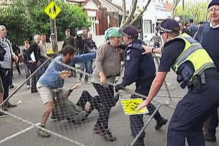 Protesters continue vigil at East West Link drill site