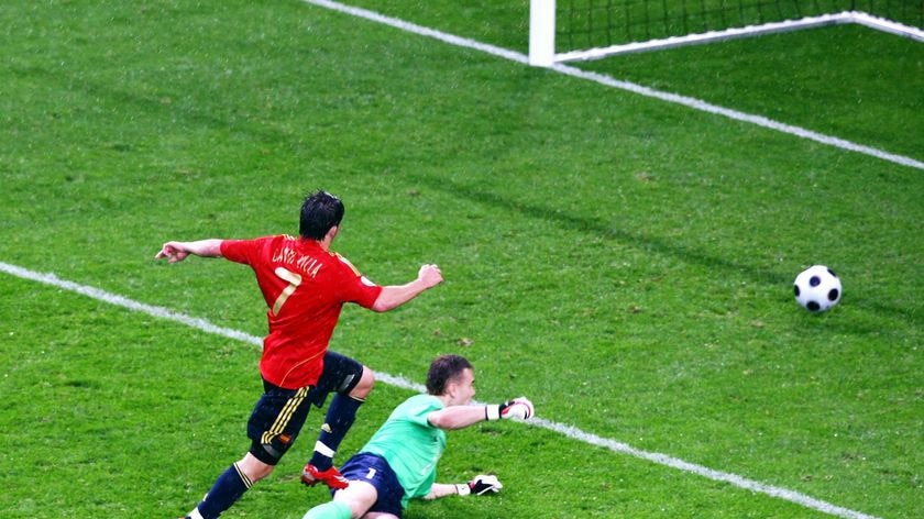 David Villa of Spain scores the second goal against Russia at Euro 2008