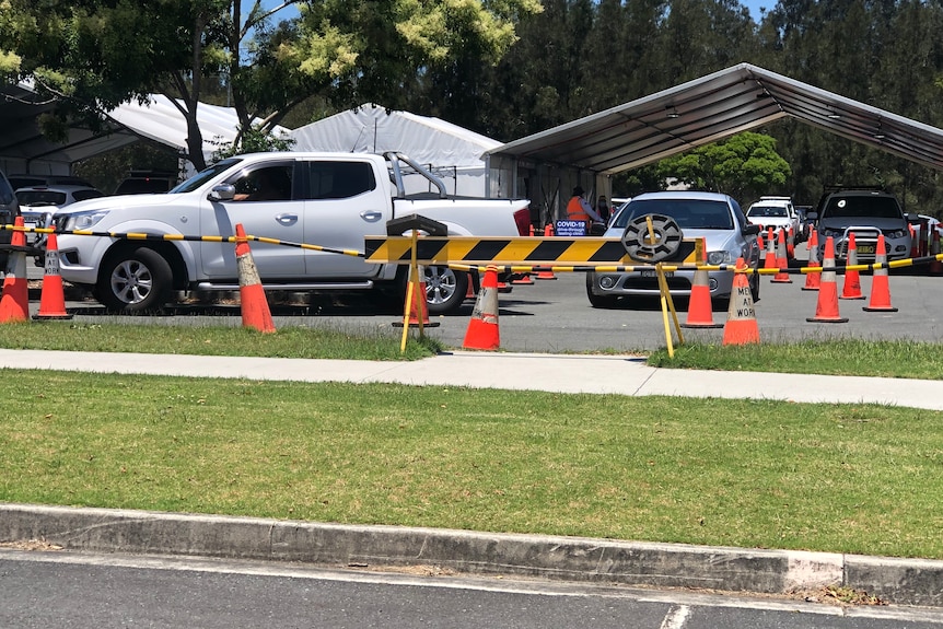 cars queued at the Port Macquarie COVID testing site