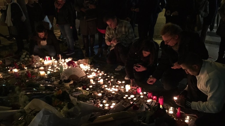 Candlelit vigil in Paris