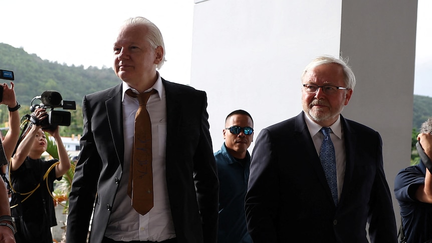 Kevin Rudd and Julian Assange