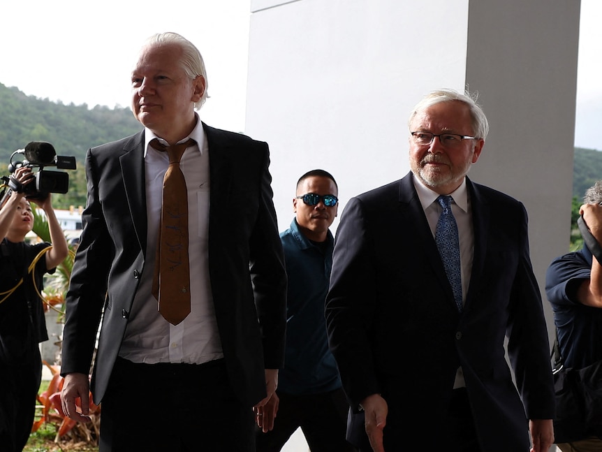 Kevin Rudd and Julian Assange