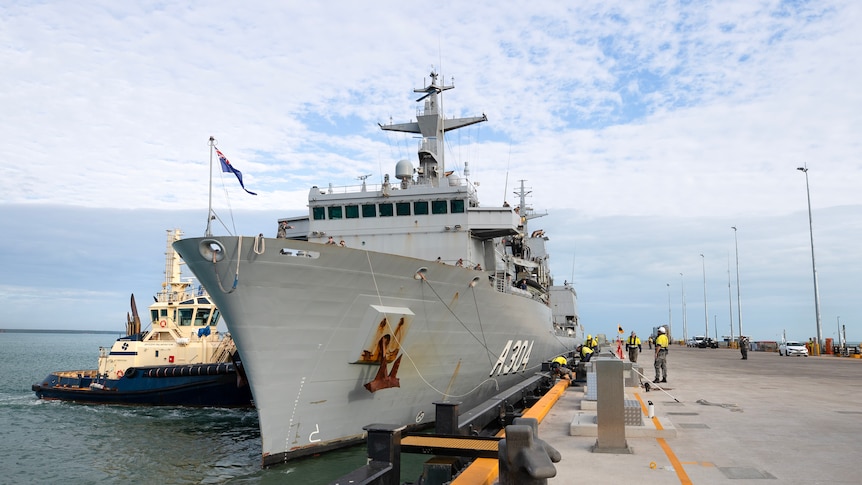 HMAS Stalwart berths at the newly built Kuru wharf at HMAS Coonawarra in Darwin, NT.