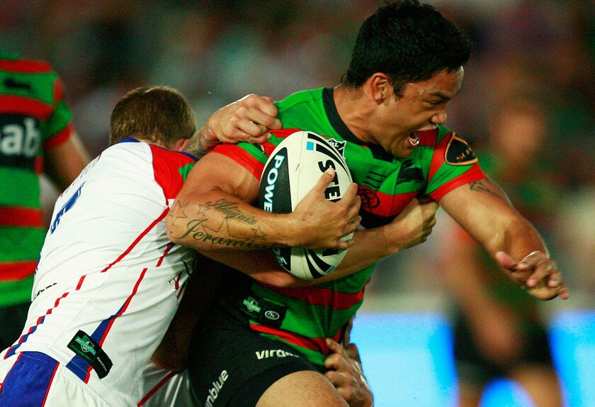 Luke dislocates shoulder - ABC News