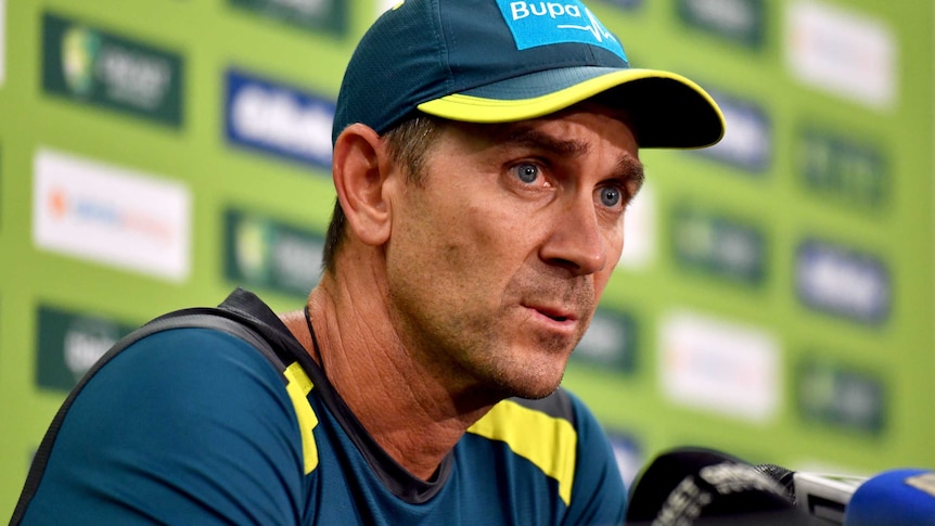 Ashton Agar throws '100 per cent' support behind Justin Langer ahead of T20  World Cup - ABC News