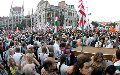 Thousands peacefully protest in Budapest against Hungarian PM - ABC News