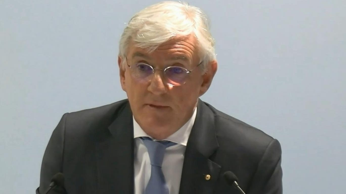 Businessman Steven Lowy backs arming of Jewish security group