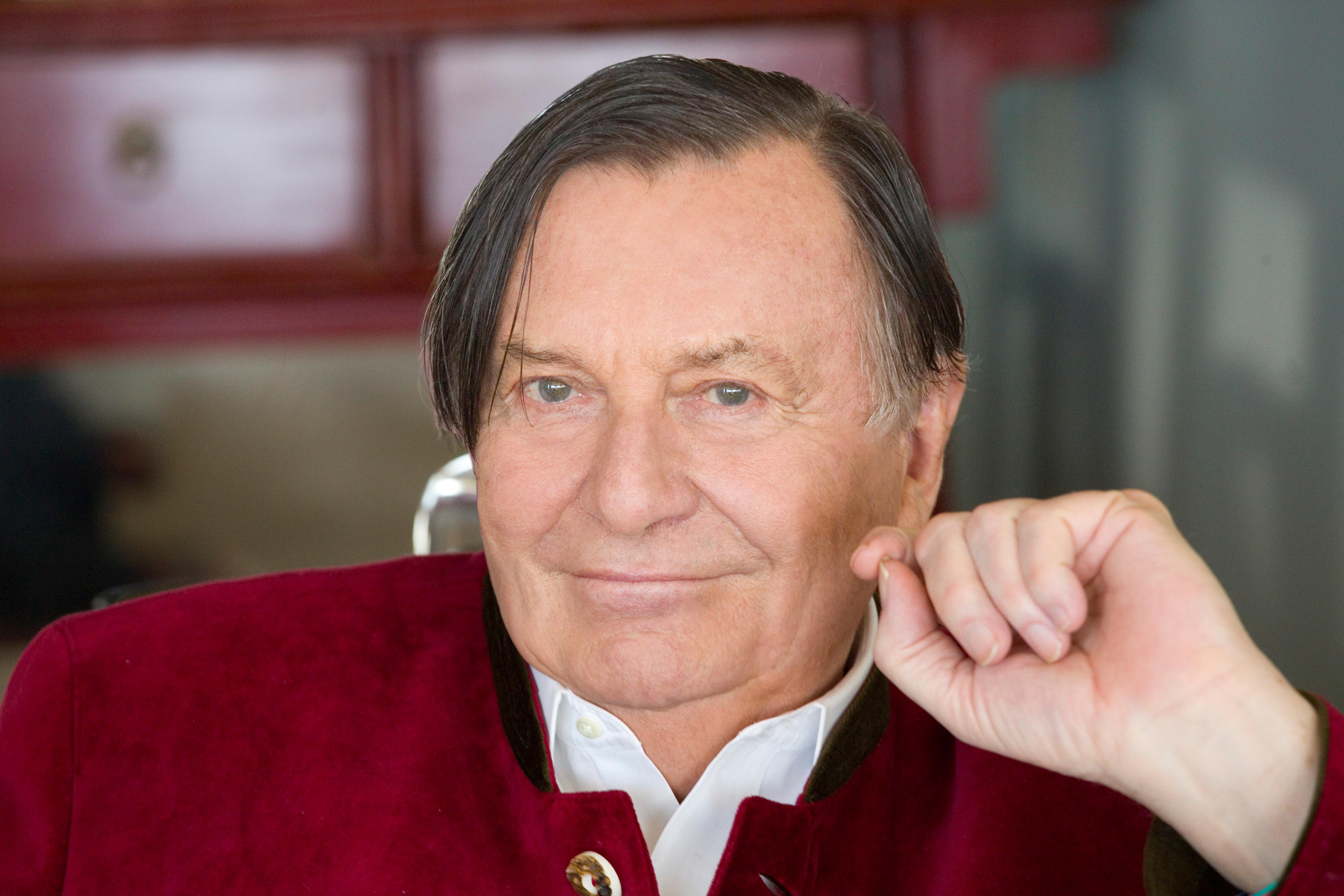 Barry Humphries To Be Honoured With Joint State Funeral, PM Anthony ...