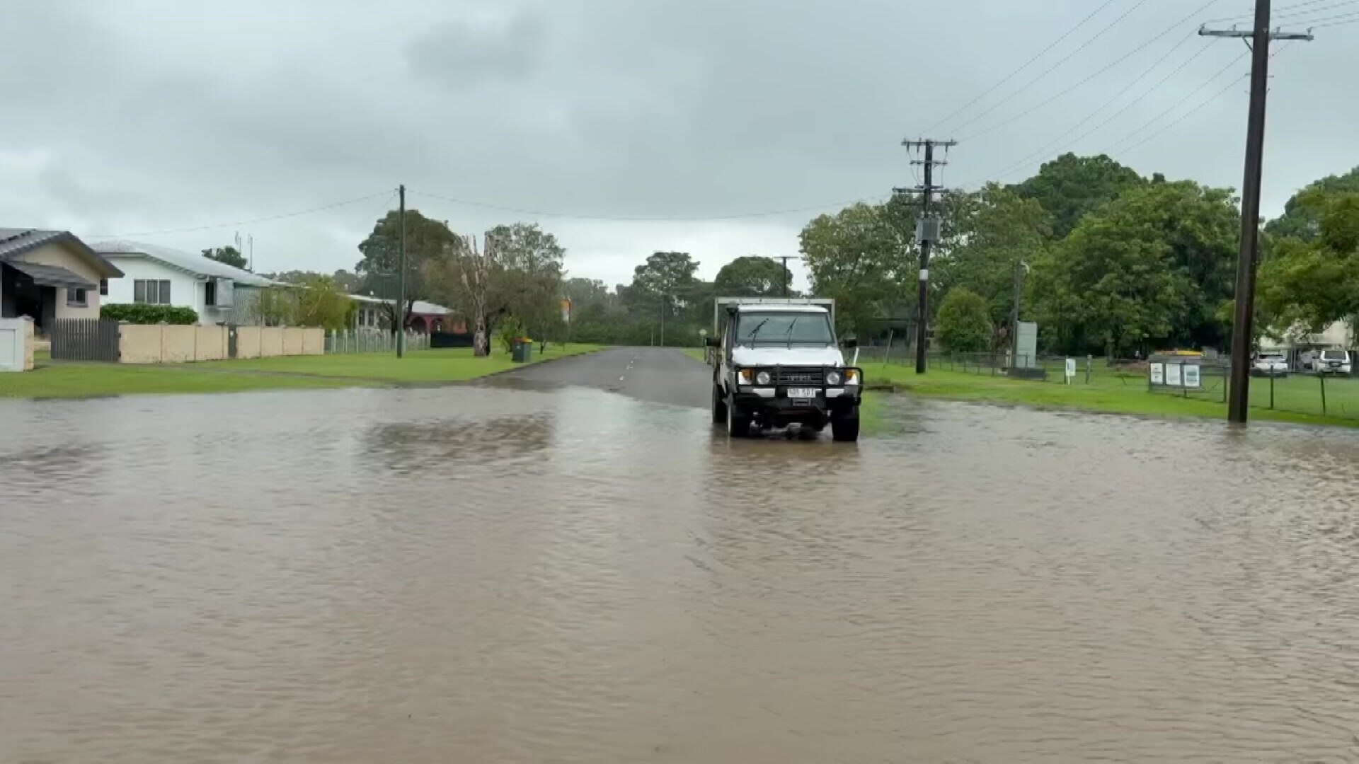 Floodwaters cut off communities in north Queensland - ABC News