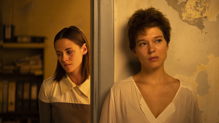 Body-horror film starring Léa Seydoux and Kristen Stewart is equal parts gross, sexy and thrilling