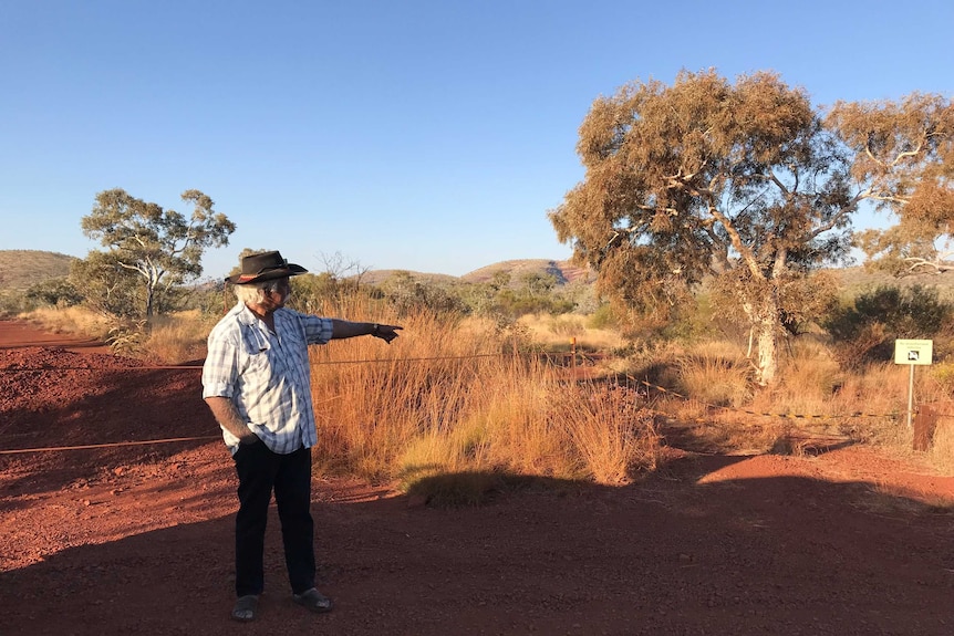 Maitland Parker at the entry to the old Yampire Gorge Rd at Karijini National Park.