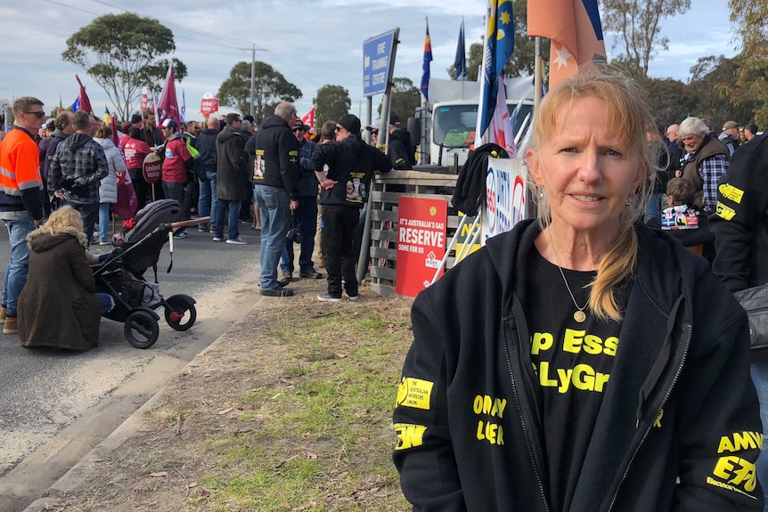 Off shore workers rally against unfair conditions