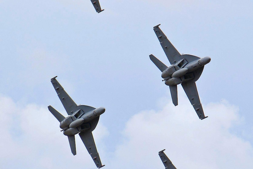 RAAF FA18F Super Hornets practise formations.