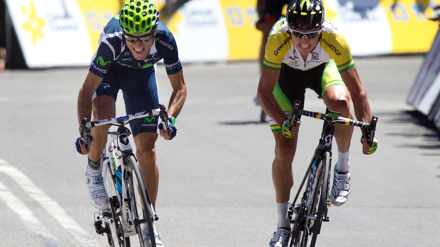 Spain's Alejandro Valverde (left) just beat Simon Gerrans to the finish line in the stage five.