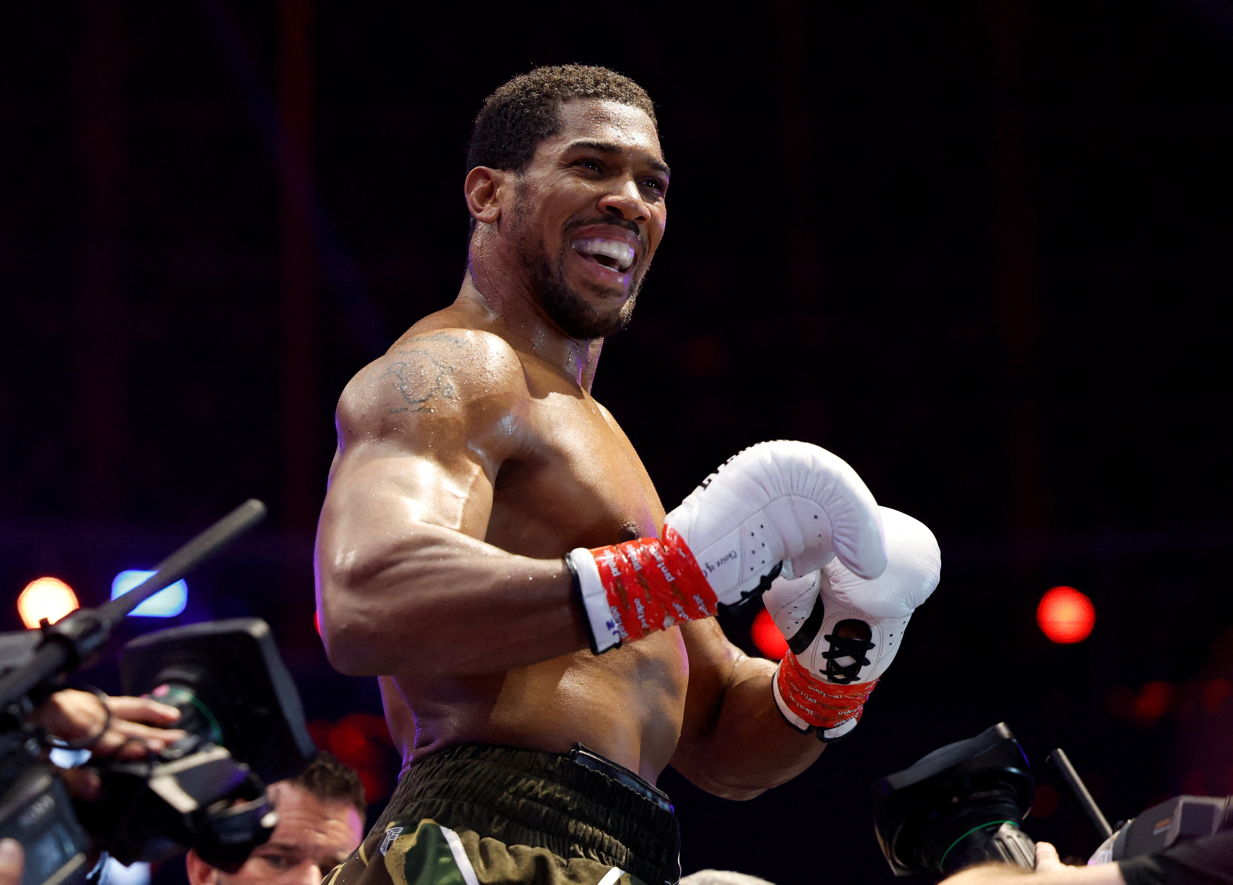Tyson Fury vs Anthony Joshua boxing megafight announced