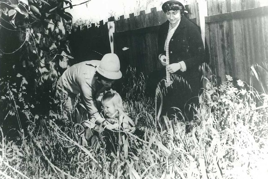 Constables Nicholson and Doherty locating a young distressed child in the early 1960s