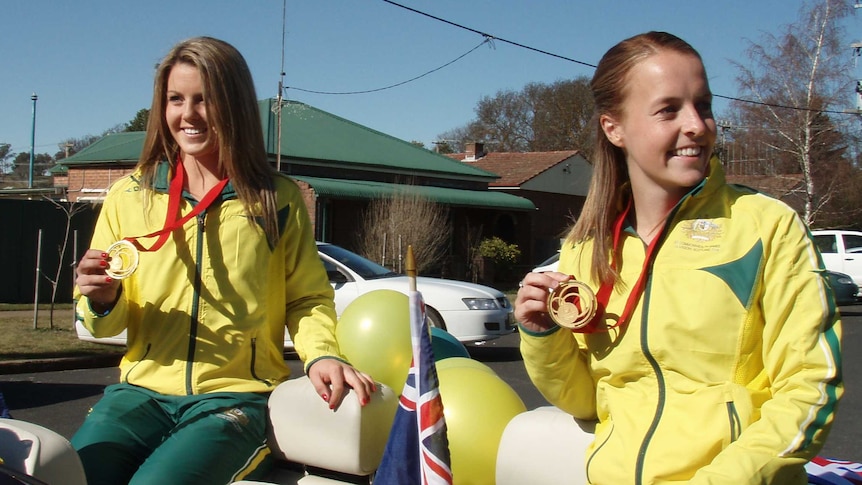 Crookwell celebrates the gold medals of Hockeyroos Kellie White and Emily Smith.