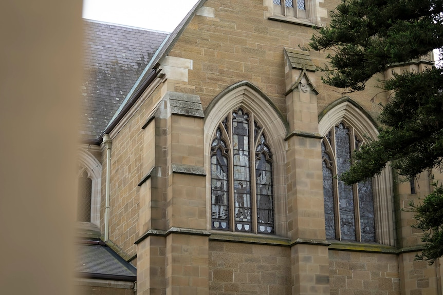 Une photo extérieure de la cathédrale St David à Hobart.