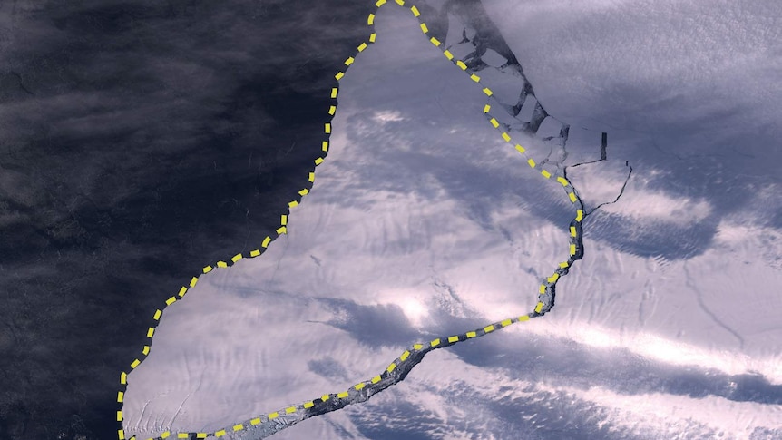 위성은 남극 대륙에서 새로운 빙산의 형성을 포착합니다
