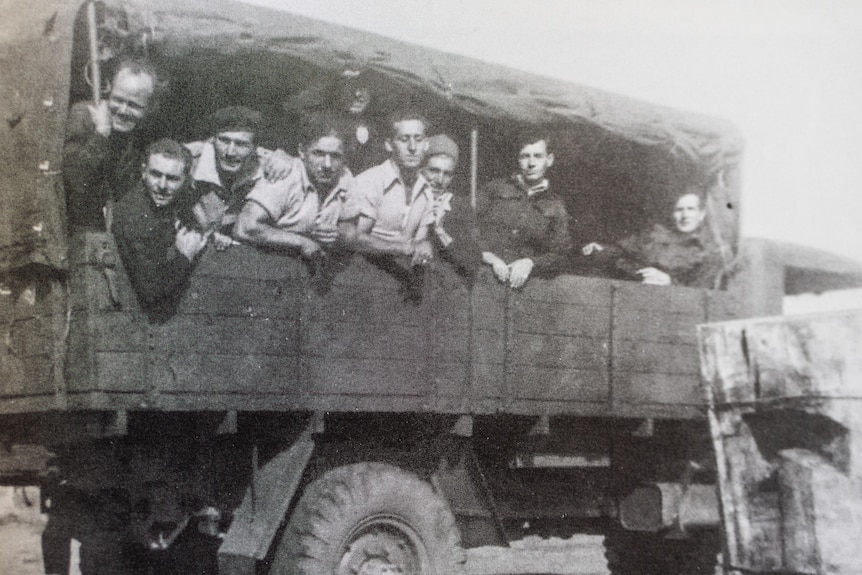 Italians recruited to pick apples in Mount Barker