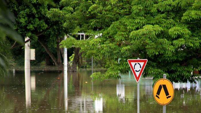 The township of Grantham had not finished cleaning up from Boxing Day flooding when Lockyer Creek rose rapidly again. (File image)