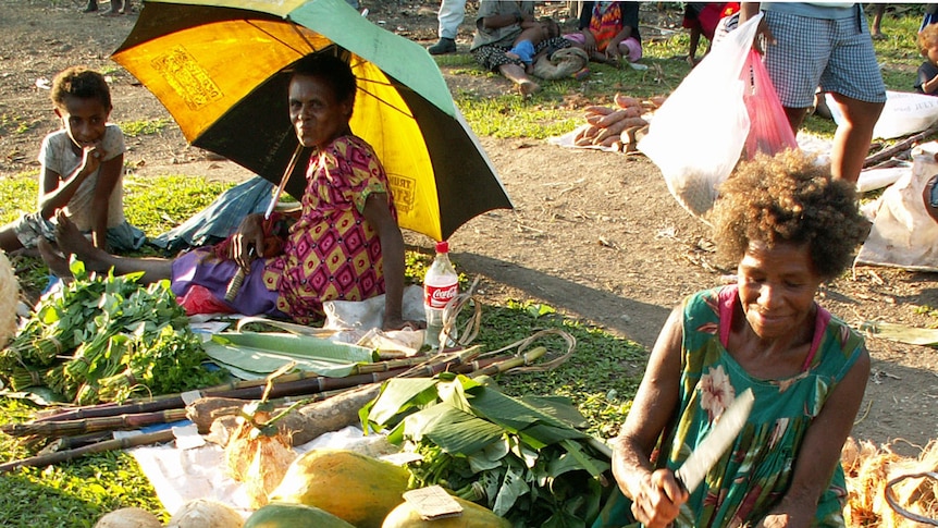Outdoor farmers market near Lae, PNG
