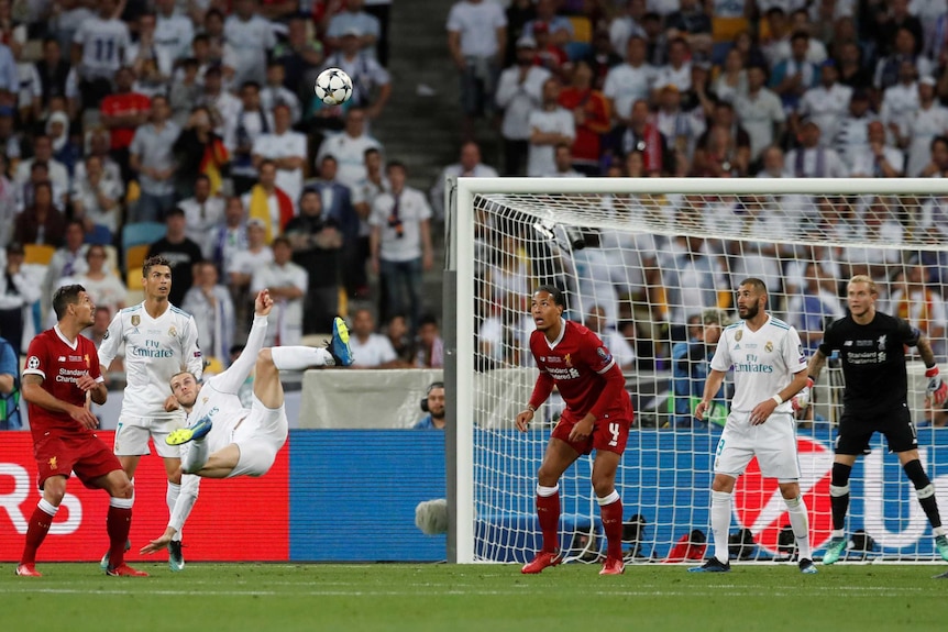 Gareth Bale's spectacular overhead kick