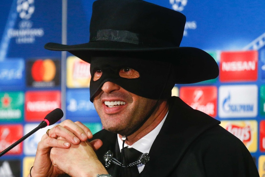 Paulo Fonseca dressed as Zorro