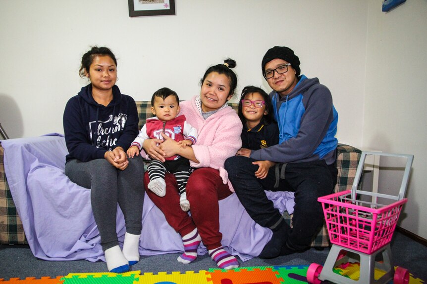 Eh tha Noo Paw Sein (left) with her sister, Ro Dy Paw Sein and her husband Htoo Nay Leadingham and their children.