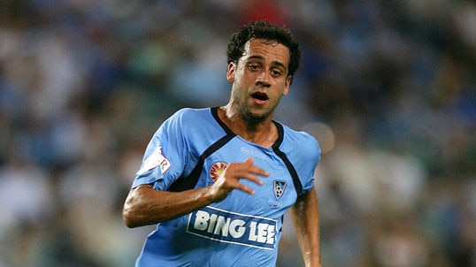 Alex Brosque is clear to join J-League club Shimizu S-Pulse.