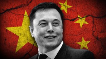 Elon Musk smiles with a Chinese flag in the background.