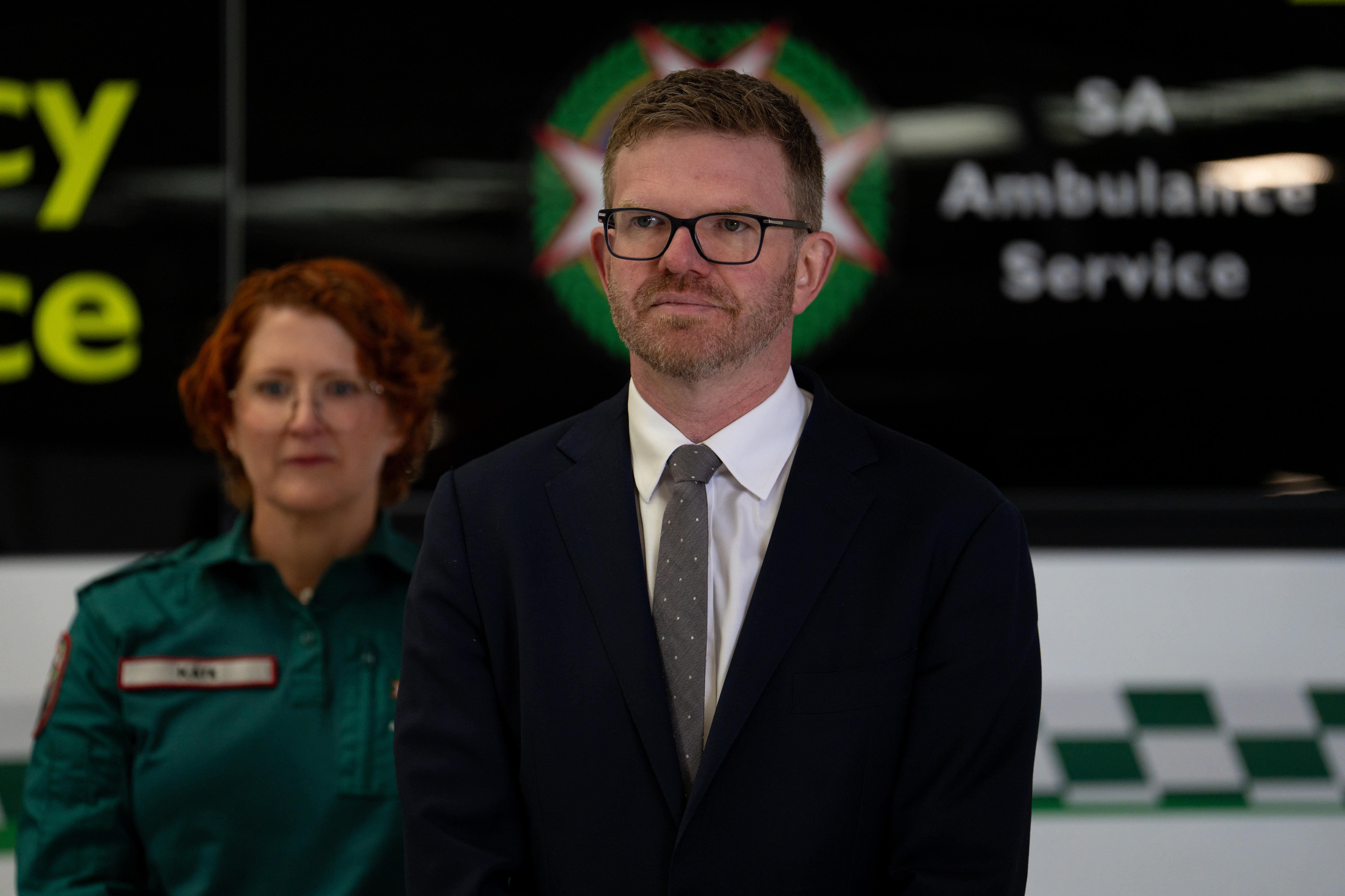 SA health minister apologises 'unreservedly' for leak of wrong patient's email