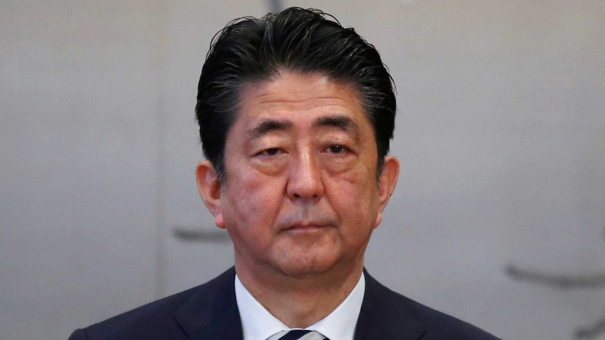 日本首相安倍晋三表示，日本将采取新措施以加强防御姿态。