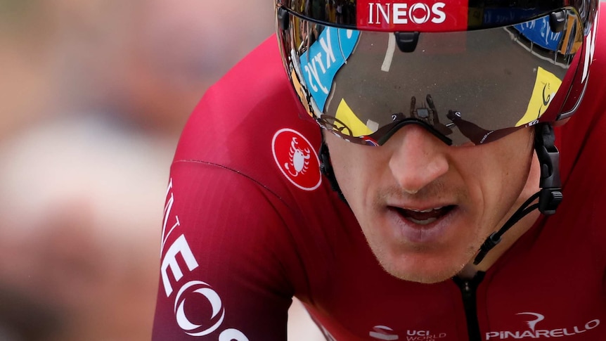 Geraint Thomas wears a mirrored visor as part of his time trial kit
