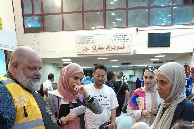 DFAT: Australians cross from Gaza into Egypt