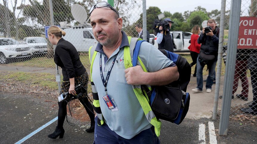 Qantas worker leaves shift at Avalon
