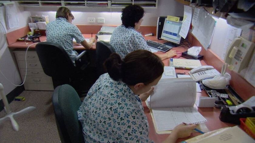 The Government wants to bring back nearly 9,000 nurses.