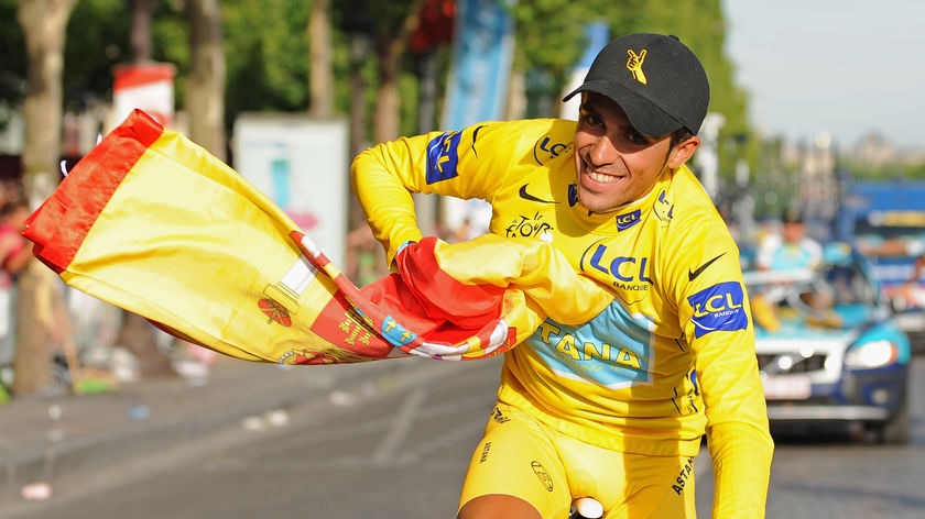 Contador flies flag after final Tour stage