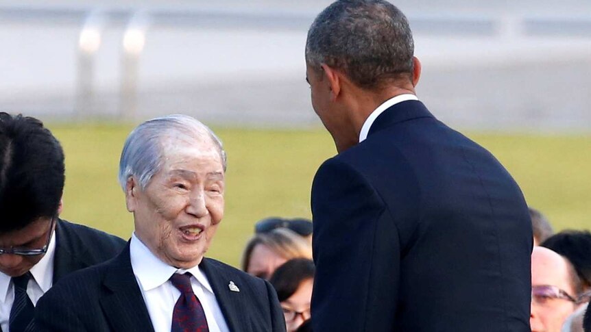 Atomic bomb survivor Sunao Tsuboi met former president Barack Obama, alongside Shinzo Abe in 2016.