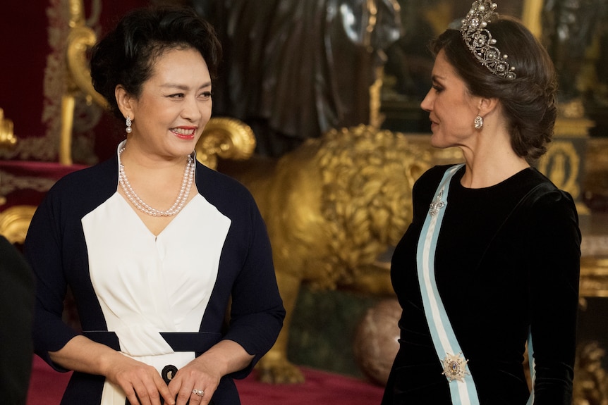 Peng Liyuan and Queen Letizia