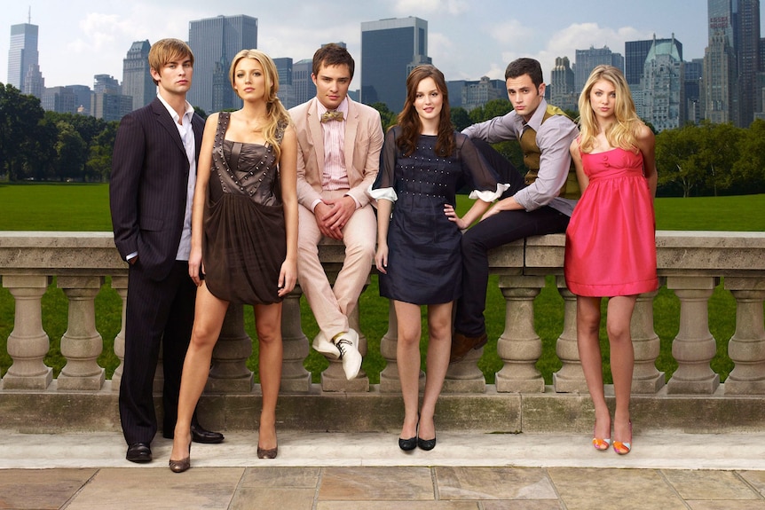 Gossip Girl Returns With A New Decade New Cast Of Characters But Familiar Drama Abc News