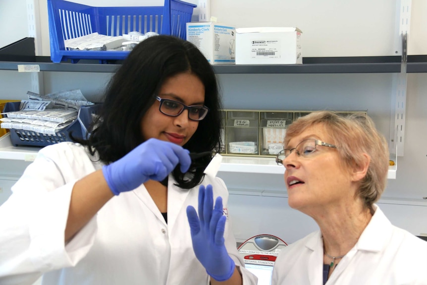 Dr Shayanti Mukherjee and Professor Caroline Gargett at the Hudson Institute of Medical Research.