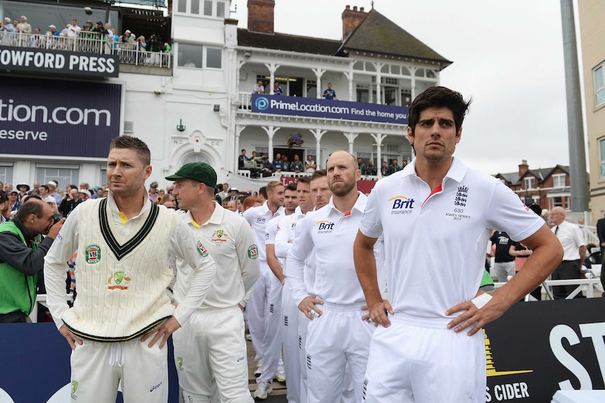 Captains head out onto Trent Bridge