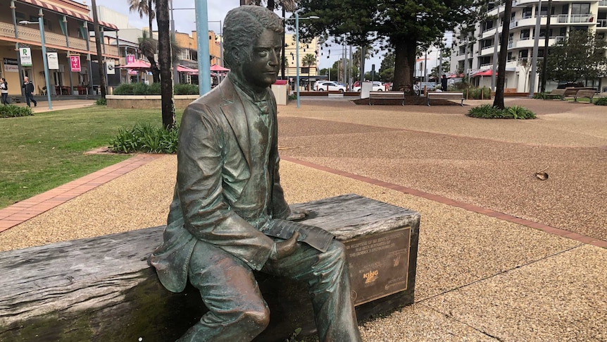 statue of Sir Edmund Barton in Port Macquarie