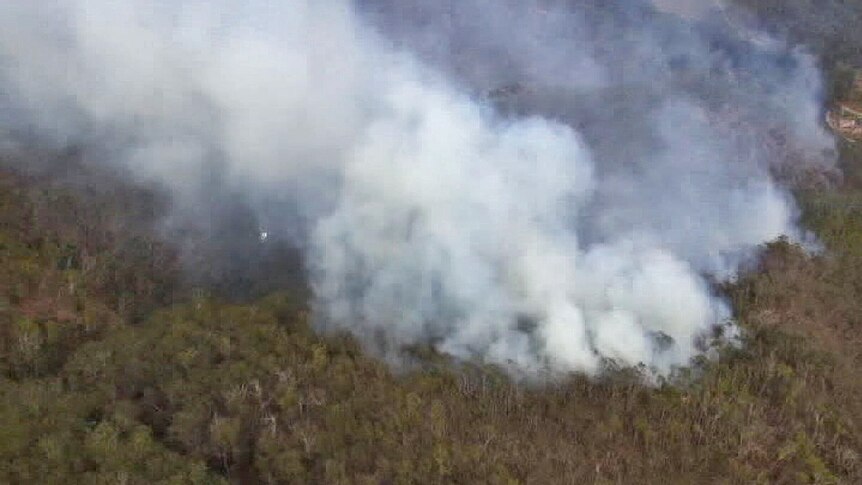Bushfire spreads in Adelaide hills