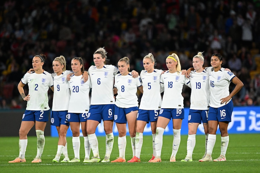 England players line up for the penalty shoot out 
