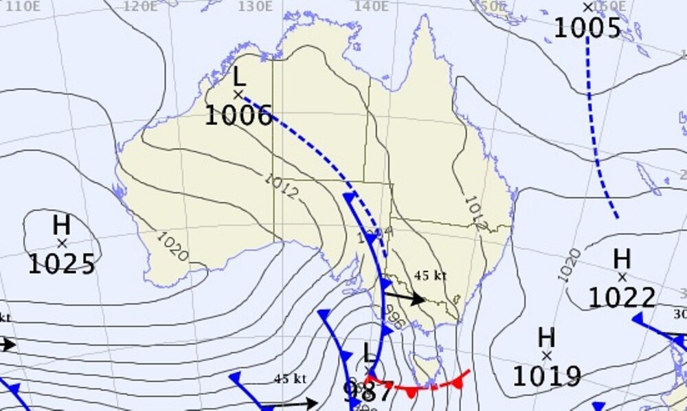Hot, dry winds in front of cold front lash South Australian farmers ...