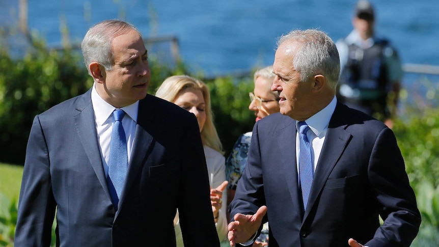 Malcolm Turnbull and Benjamin Netanyahu converse in Sydney
